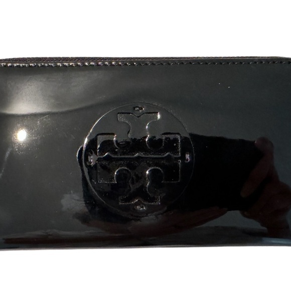Tory Burch Zip Around Wallet - Picture 1 of 4